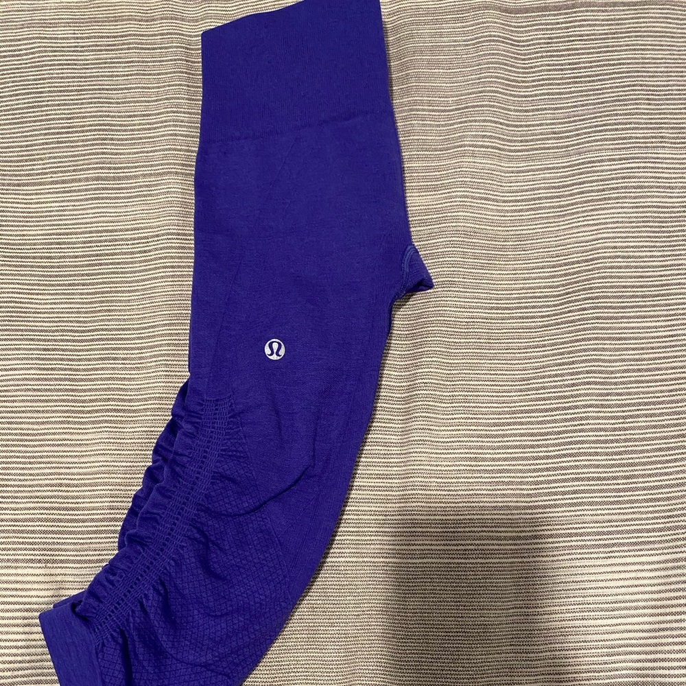 lululemon in the flow crops